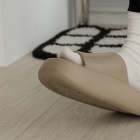 tät 奧黛力厚本拖鞋