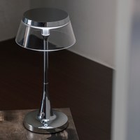 peili 境光充電檯燈